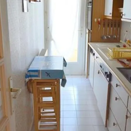 Apartment En Bord De A Avec Balcon, Parking Et Commodites A Proximite ! - Fr-1-392-31